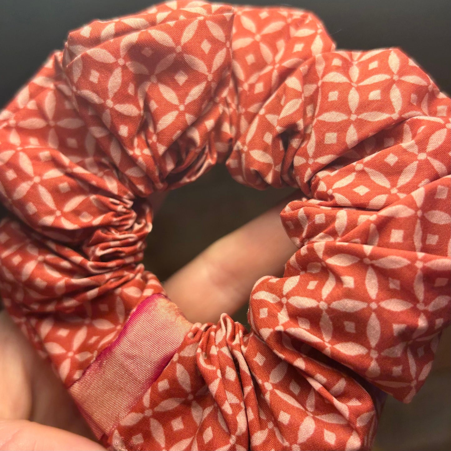 Red & Pink Diamond Pattern Scrunchie