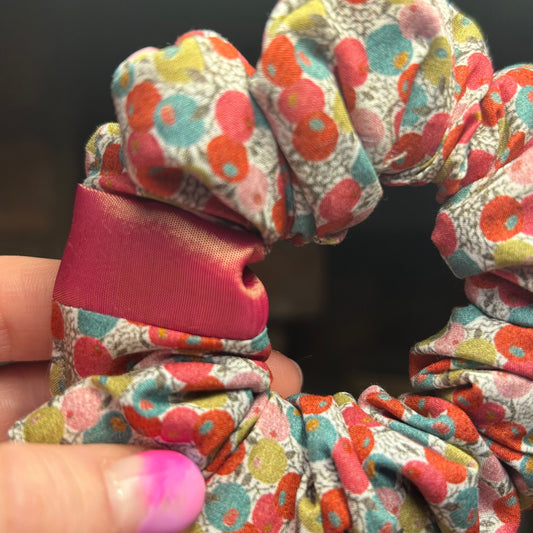 Spring Berries Scrunchie w/ Pink Taffeta Stripe