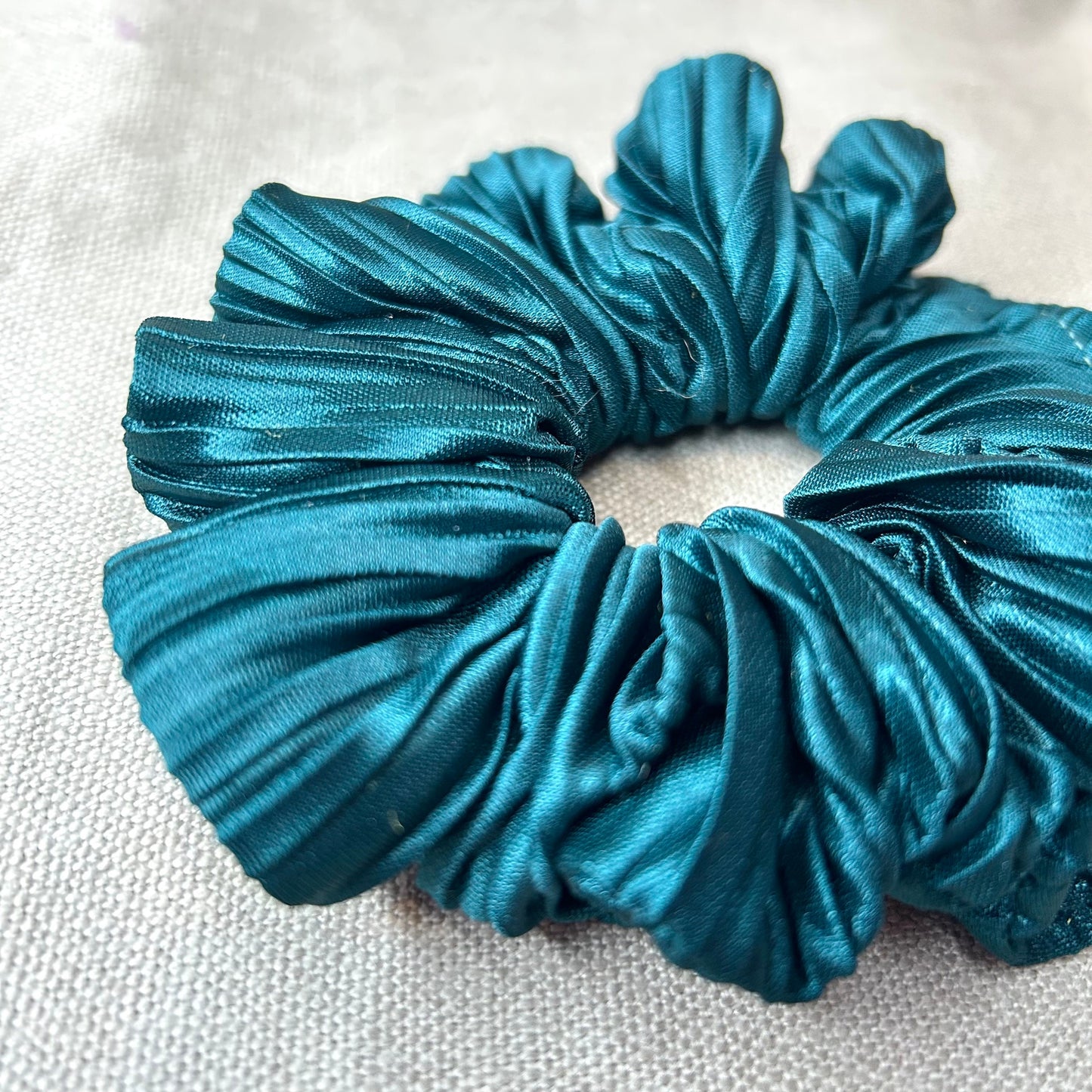 Teal Plissé Sheen Scrunchie